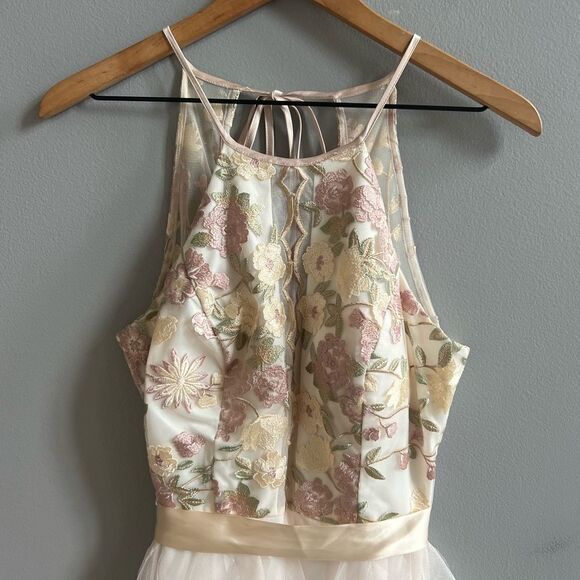 Nights by Teeze Me Champagne Floral Chiffon Tiered Ruffle Gown Size 7 Formal - Picture 3 of 12